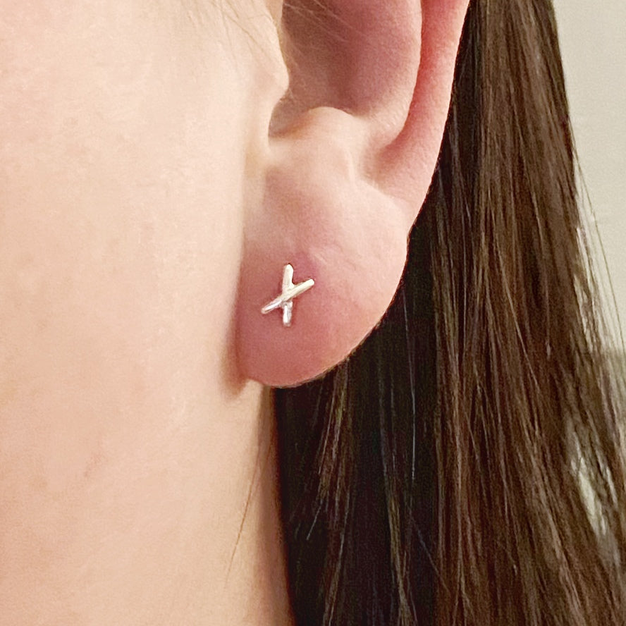 Sterling Silver Cross Stitch Kiss Ear Studs